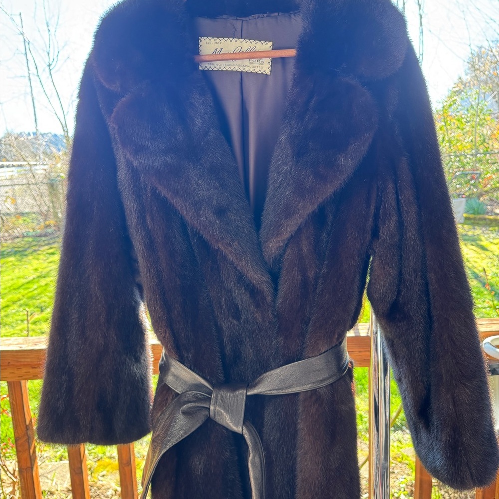 Luxurious Brown Fur Coat - Picture 12 of 12